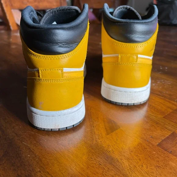2021 Air Jordan 1 Mid PS “University Gold” - Picture 4 of 7